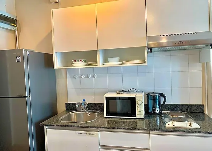 Metroluxe On Nut Bts/2br2bth/highflr/pool/gym/wifi 4* Bangkok