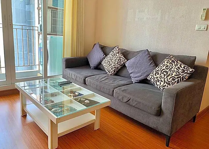 Metroluxe On Nut Bts/2br2bth/highflr/pool/gym/wifi Bangkok