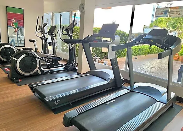 Metroluxe On Nut Bts/2br2bth/highflr/pool/gym/wifi