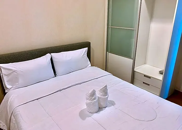 Metroluxe On Nut Bts/2br2bth/highflr/pool/gym/wifi Bangkok